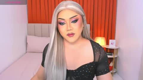 Natalie Mefford online show from 03-07-25, 01:20