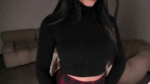 Snapshot of seductivelvet chatting on 10-18-25, 02:47 Arihana online show from 10-18-25, 02:47