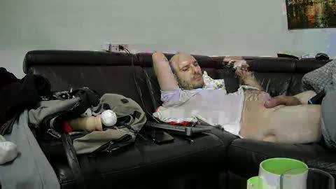 Snapshot of seeebi chatting on 12-28-24, 05:44 Sebastian online show from 12-28-24, 05:44