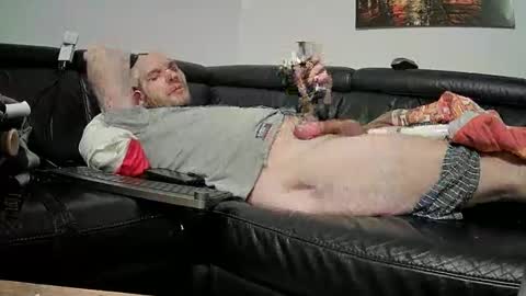 Snapshot of seeebi chatting on 02-19-25, 06:00 Sebastian online show from 02-19-25, 06:00