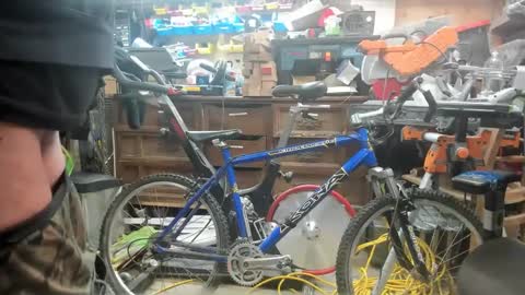 Snapshot of seeker404 chatting on 09-24-25, 10:35 Seeker online show from 09-24-25, 10:35