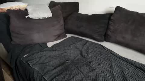 Snapshot of seeme1923 chatting on 12-17-24, 11:06 seeme1923 online show from 12-17-24, 11:06