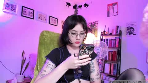 Snapshot of segismunda chatting on 05-01-26, 01:32 Luciana online show from 05-01-26, 01:32