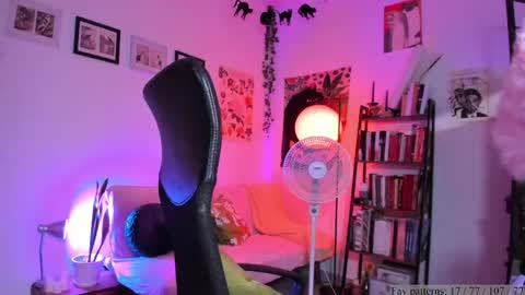 Snapshot of segismunda chatting on 05-07-26, 01:11 Luciana online show from 05-07-26, 01:11