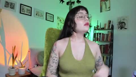 Snapshot of segismunda chatting on 05-30-26, 12:08 Luciana online show from 05-30-26, 12:08