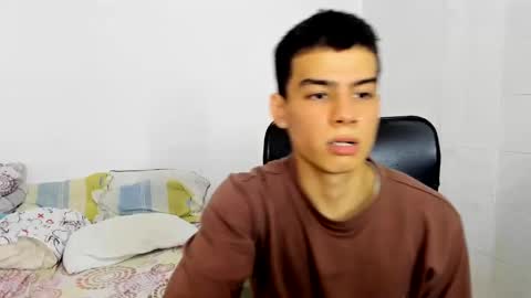 Snapshot of seigfried0 chatting on 02-19-25, 07:05 Seigfried online show from 02-19-25, 07:05