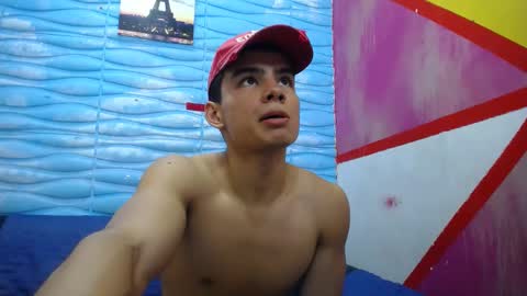 Snapshot of seigfried0 chatting on 02-23-25, 10:20 Seigfried online show from 02-23-25, 10:20