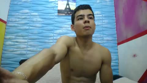 Snapshot of seigfried0 chatting on 02-27-25, 07:26 Seigfried online show from 02-27-25, 07:26