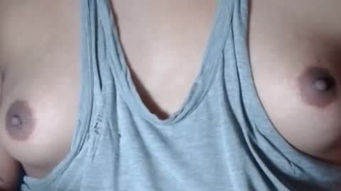 Snapshot of selda_ chatting on 09-15-25, 11:32 Selda online show from 09-15-25, 11:32