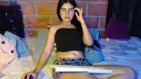 seleena_01 online show from 04-06-26, 10:44