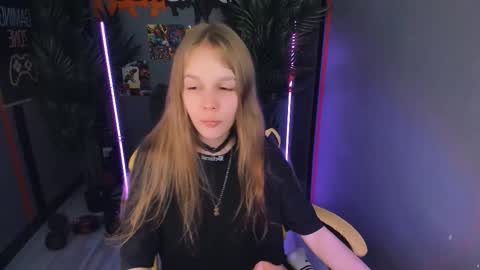 Selena online show from 09-12-25, 05:46