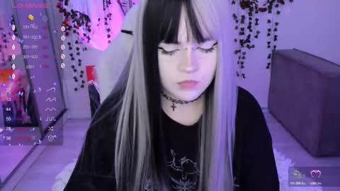 Selena  online show from 11-05-25, 11:54