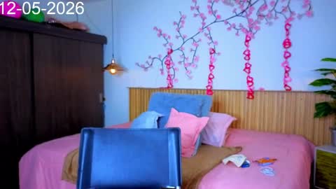 Call me S E L E N A   online show from 05-12-26, 07:00
