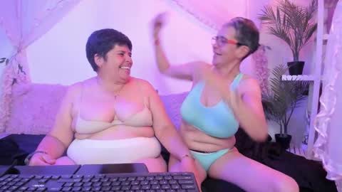 Selena online show from 11-08-25, 05:51