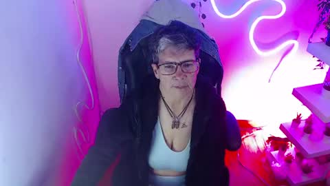 Snapshot of selena_ferreira chatting on 07-14-26, 06:57 Selena online show from 07-14-26, 06:57