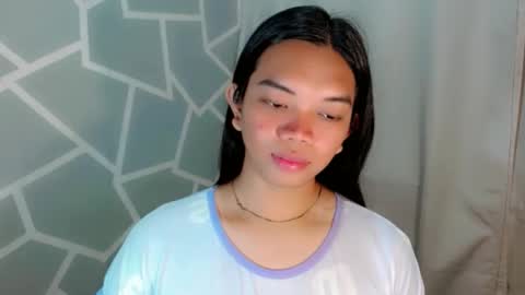 Selena online show from 04-25-26, 11:57