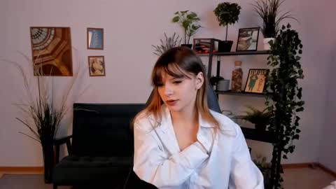 Selena ntmy online show from 02-28-25, 05:04