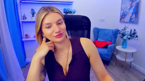 Snapshot of selenaemoore chatting on 05-13-26, 03:37 selenaemoore online show from 05-13-26, 03:37