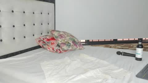  Selena  online show from 02-14-25, 01:29