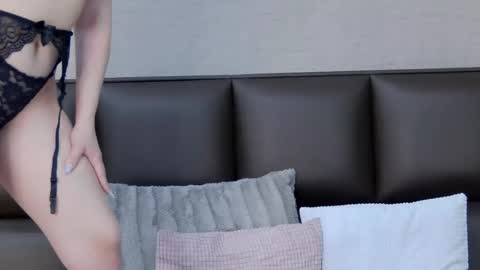 Snapshot of selenahanson chatting on 10-13-25, 12:16 SelenaHanson online show from 10-13-25, 12:16