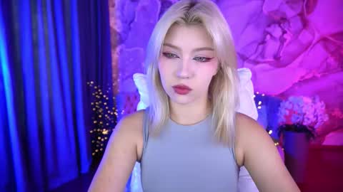 selenairis online show from 09-19-25, 06:26