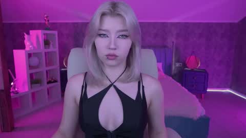 selenairis online show from 05-12-26, 06:32