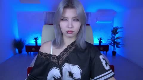 selenairis online show from 06-20-26, 07:00