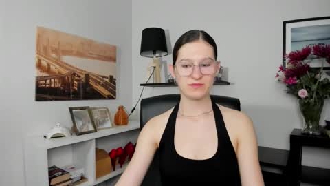 s e l e n a online show from 05-14-26, 05:36