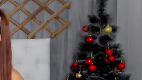 Selena online show from 12-19-24, 12:01