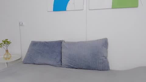 Selena online show from 10-29-25, 07:10