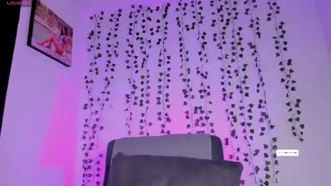 selenastonne online show from 06-19-26, 10:46