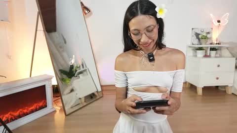  Sel Your Little butterfly  online show from 02-03-26, 02:21