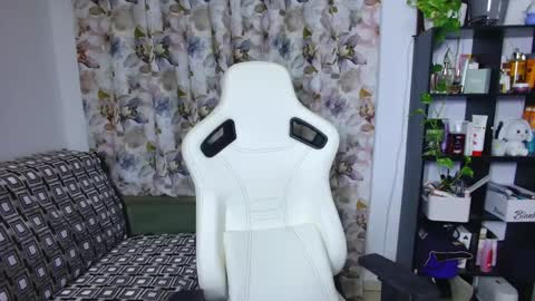 Snapshot of selenna57 chatting on 12-28-24, 05:46 Selenna online show from 12-28-24, 05:46