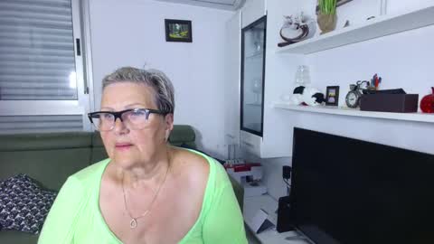 Selenna online show from 06-09-26, 05:35