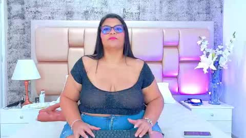 Selenna Cooper online show from 12-05-25, 11:30