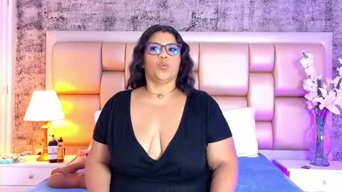 Selenna Cooper online show from 03-25-26, 11:49