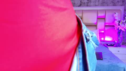 Selenna Cooper online show from 03-26-26, 12:00