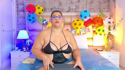 Selenna Cooper online show from 06-30-26, 12:06