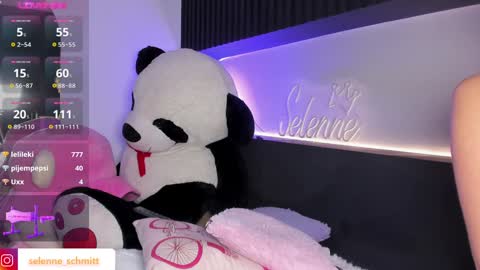 Selenne online show from 01-31-25, 08:54