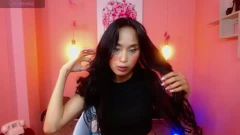 Snapshot of seleny_fitness chatting on 07-28-26, 12:23 Mayte online show from 07-28-26, 12:23