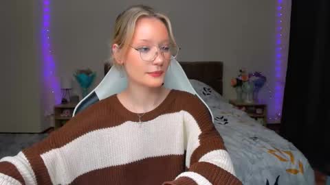 Snapshot of selfharm777 chatting on 09-20-25, 08:10 Simon and Alice online show from 09-20-25, 08:10