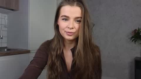 Snapshot of selfish_ashley chatting on 11-13-25, 12:15 Eve online show from 11-13-25, 12:15