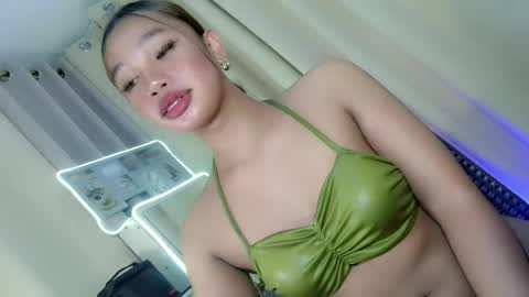 Snapshot of selfsuckercum69 chatting on 06-24-26, 03:22 Jessy online show from 06-24-26, 03:22