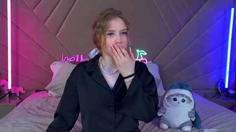 SelinSwarovski online show from 01-30-25, 05:39