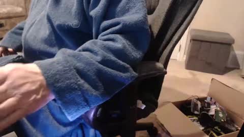 Snapshot of selkie2s chatting on 02-04-25, 03:54 selkie2s online show from 02-04-25, 03:54