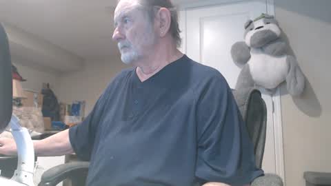 Snapshot of selkie2s chatting on 10-04-25, 06:50 selkie2s online show from 10-04-25, 06:50