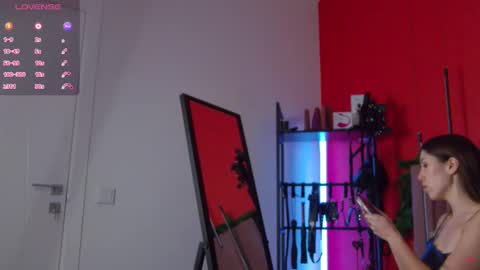 Nicole online show from 11-28-25, 01:41