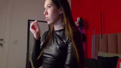 Nicole online show from 04-27-26, 01:47