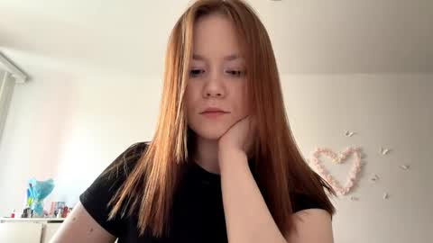 Snapshot of selmacalumag chatting on 05-12-26, 07:05 Lily online show from 05-12-26, 07:05