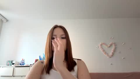 Snapshot of selmacalumag chatting on 05-16-26, 10:36 Lily online show from 05-16-26, 10:36